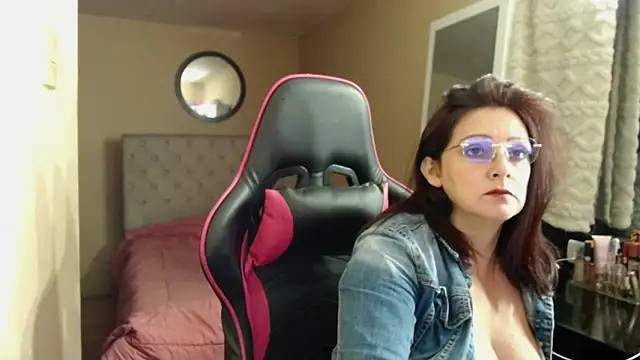 Carol Scottt online show from 5, 3, 2026