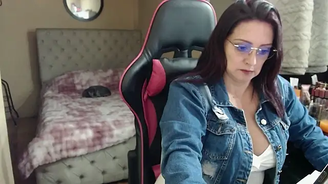 Snapshot of Carol_Scottt chatting on 4, 6, 2026 Carol Scottt online show from 4, 6, 2026
