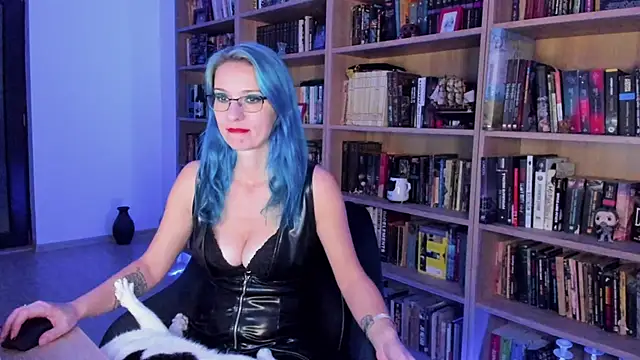 Queen of Hearts1 online show from 7, 11, 2025