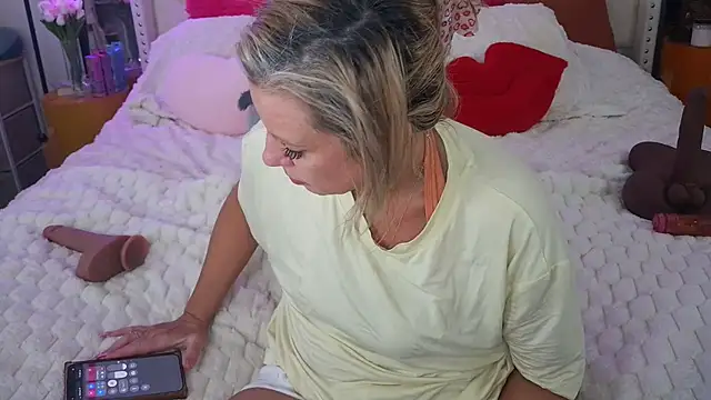 Snapshot of VegasDani chatting on 23, 3, 2026 VegasDani online show from 23, 3, 2026