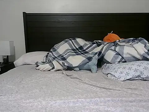 QueenLolaX online show from 22, 12, 2025