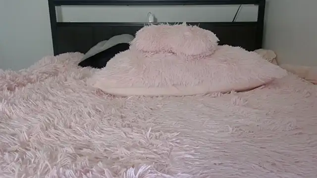 QueenLolaX online show from 16, 4, 2026