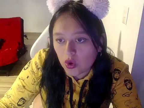 Snapshot of Dahiana_Rous chatting on 4, 2, 2026 Dahiana Rous online show from 4, 2, 2026