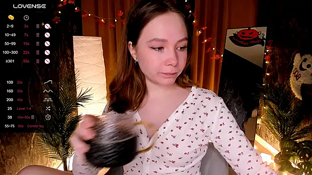 LanaBlu  online show from 28, 10, 2025