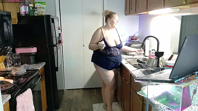 Snapshot of siennaxluxx chatting on 13, 10, 2025 siennaxluxx online show from 13, 10, 2025