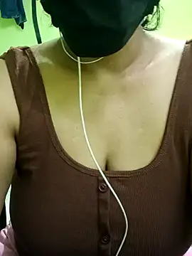 Snapshot of Aishu-tamil09 chatting on 17, 12, 2024 Aishu-tamil09 online show from 17, 12, 2024