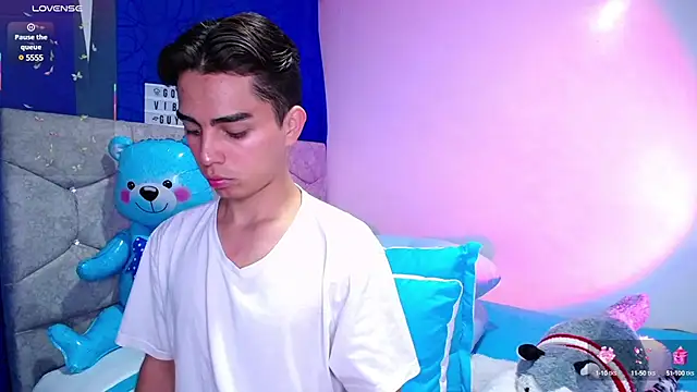 OwenBluee online show from 7, 3, 2025