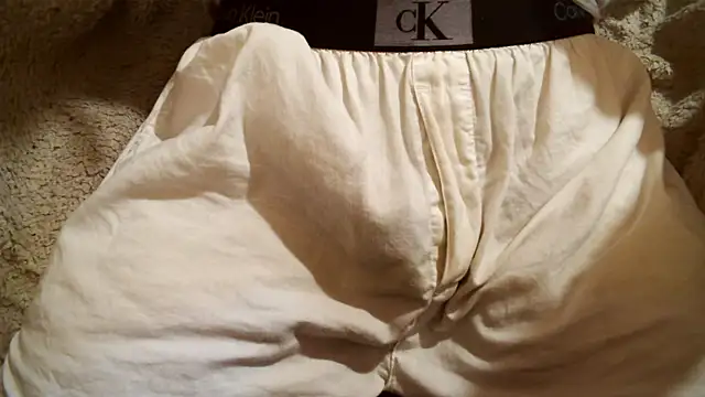 Snapshot of KoyuHanara chatting on 4, 11, 2025 KoyuHanara online show from 4, 11, 2025