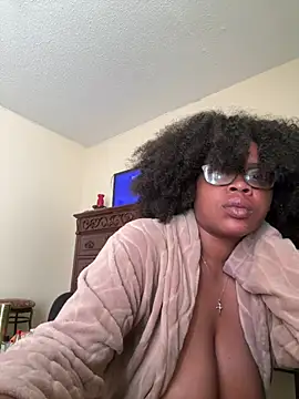 Snapshot of diamondjayeee chatting on 5, 7, 2026 diamondjayeee online show from 5, 7, 2026