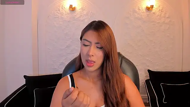 Snapshot of ArianaDumont chatting on 17, 5, 2026 ArianaDumont online show from 17, 5, 2026