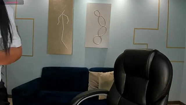 KatieStonne online show from 7, 3, 2025