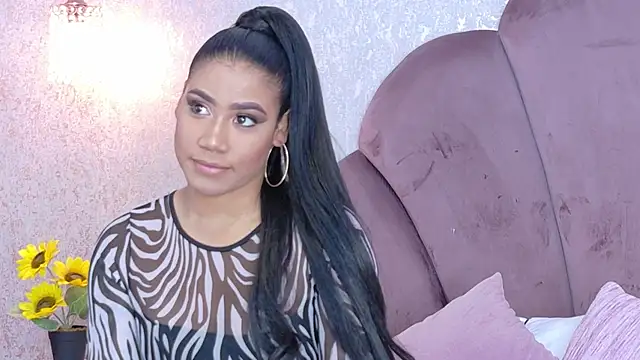 Salome Diaz  online show from 7, 11, 2025