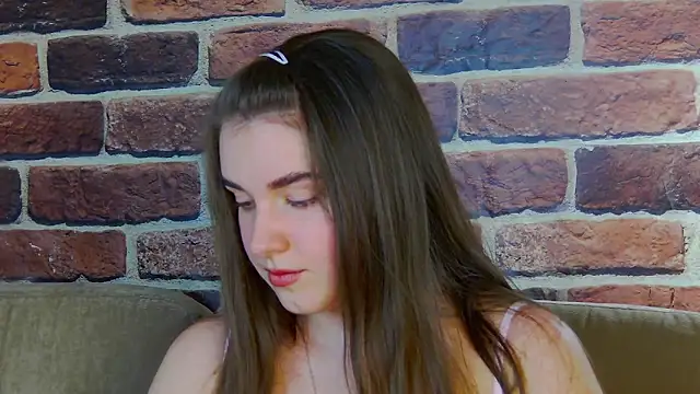 Snapshot of Sofia_Hugs chatting on 21, 3, 2026 Sofia Hugs online show from 21, 3, 2026