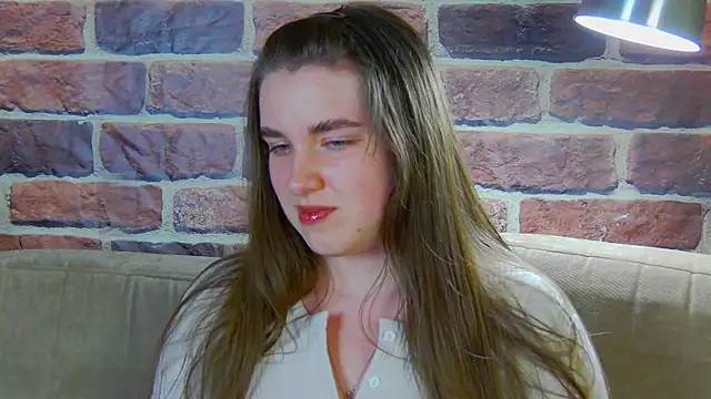 Snapshot of Sofia_Hugs chatting on 19, 4, 2026 Sofia Hugs online show from 19, 4, 2026