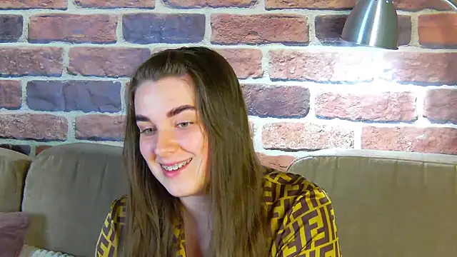 Snapshot of Sofia_Hugs chatting on 16, 5, 2026 Sofia Hugs online show from 16, 5, 2026