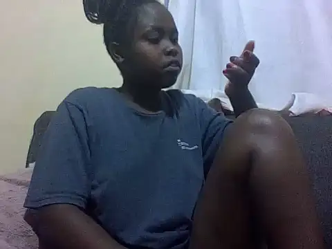 Snapshot of Sweetcecie01 chatting on 23, 4, 2026 Sweetcecie01 online show from 23, 4, 2026