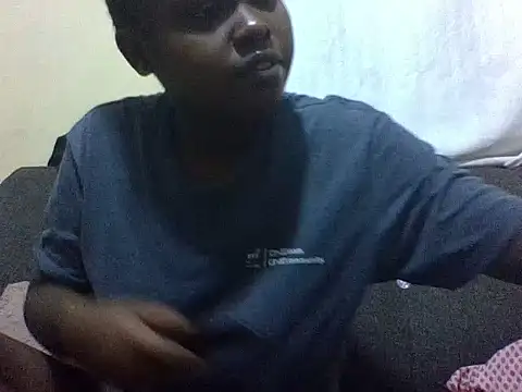 Snapshot of Sweetcecie01 chatting on 28, 4, 2026 Sweetcecie01 online show from 28, 4, 2026