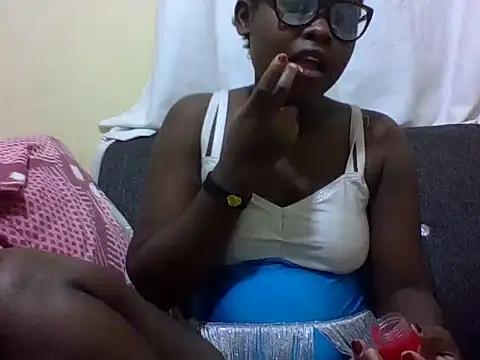 Snapshot of Sweetcecie01 chatting on 6, 5, 2026 Sweetcecie01 online show from 6, 5, 2026