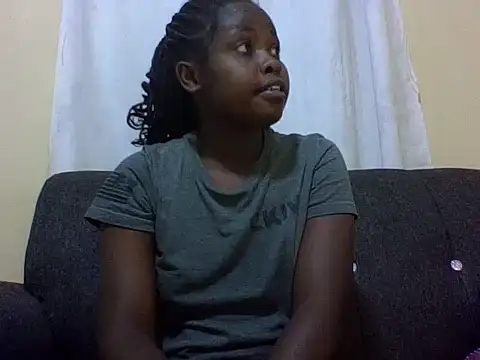 Snapshot of Sweetcecie01 chatting on 19, 5, 2026 Sweetcecie01 online show from 19, 5, 2026