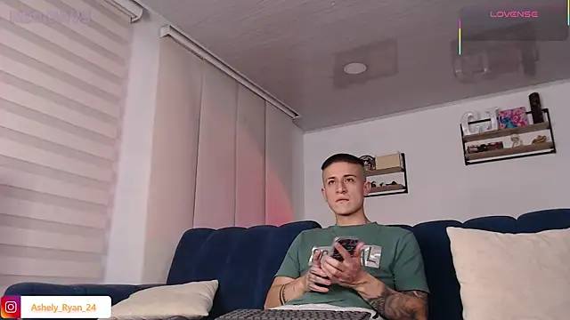 Snapshot of ashely_ryan24 chatting on 25, 6, 2026 ashely ryan24 online show from 25, 6, 2026