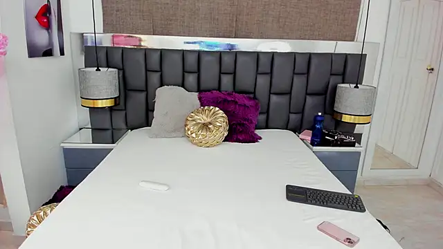 Snapshot of _cat_18 chatting on 13, 2, 2025  cat 18 online show from 13, 2, 2025