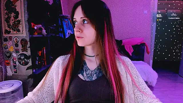 NaniMoore online show from 10, 3, 2025