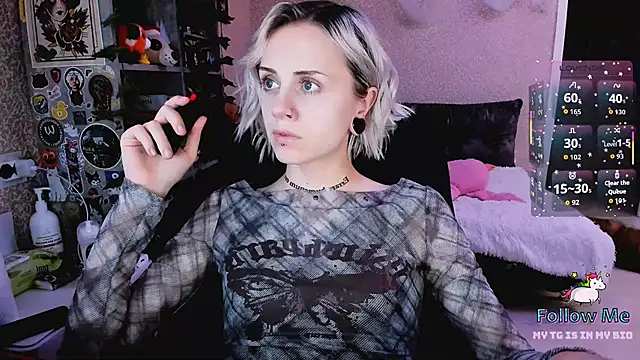 NaniMoore online show from 15, 11, 2025