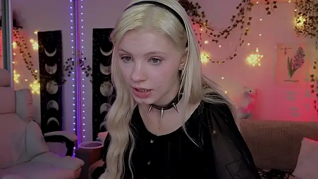 Moonlight Mia online show from 25, 10, 2025