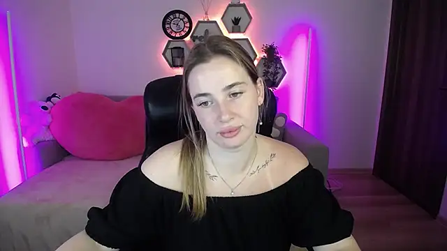 Snapshot of SabrinViolet chatting on 25, 7, 2026 SabrinViolet online show from 25, 7, 2026