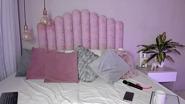 SusanBenett online show from 10, 9, 2025