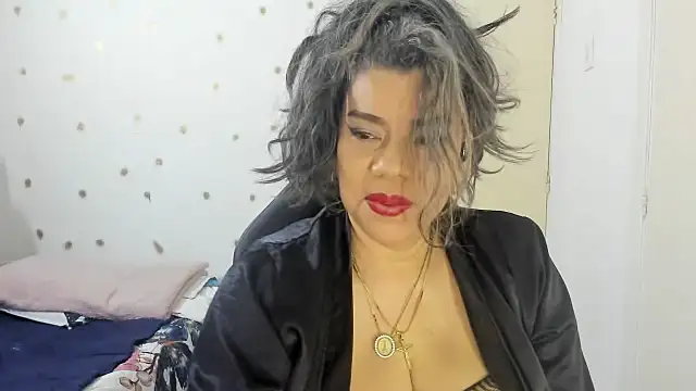 Snapshot of vikyadams chatting on 24, 6, 2026 vikyadams online show from 24, 6, 2026