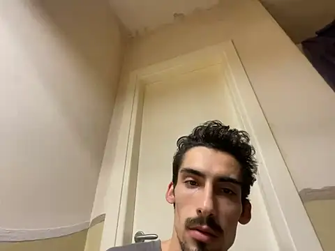 Snapshot of LamponaeFoglia3 chatting on 17, 12, 2024 LamponaeFoglia3 online show from 17, 12, 2024