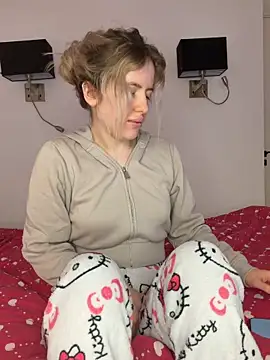 Holly-Glamour online show from 12, 4, 2026