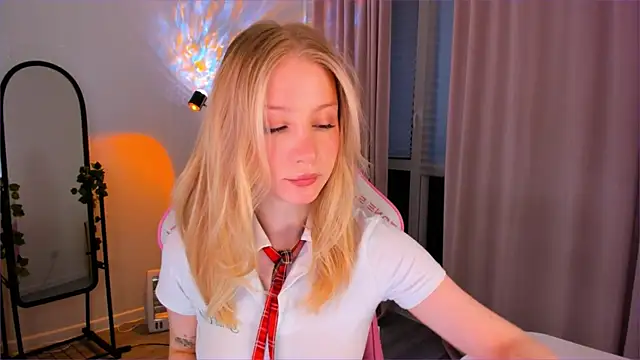 Eva Davi online show from 28, 3, 2026