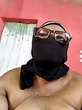 Snapshot of naughtygrannyXXX chatting on 4, 3, 2025 naughtygrannyXXX online show from 4, 3, 2025