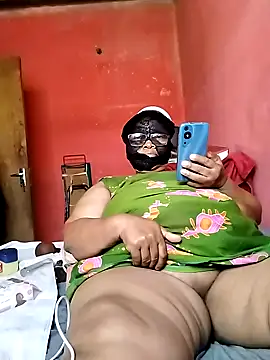 Snapshot of naughtygrannyXXX chatting on 22, 9, 2025 naughtygrannyXXX online show from 22, 9, 2025