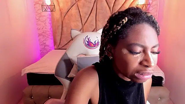 Queen perla  online show from 24, 1, 2025