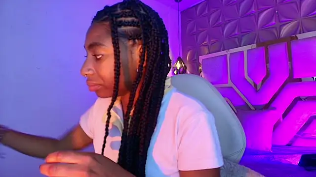 Snapshot of Queen_perla_ chatting on 26, 4, 2026 Queen perla online show from 26, 4, 2026