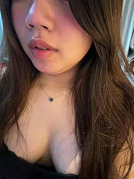 Snapshot of Hotellinh12 chatting on 8, 4, 2026 Hotellinh12 online show from 8, 4, 2026