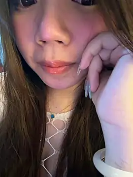 Snapshot of Hotellinh12 chatting on 17, 4, 2026 Hotellinh12 online show from 17, 4, 2026