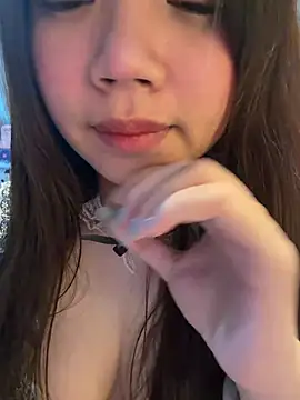 Snapshot of Hotellinh12 chatting on 20, 4, 2026 Hotellinh12 online show from 20, 4, 2026