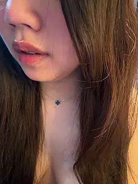 Snapshot of Hotellinh12 chatting on 11, 5, 2026 Hotellinh12 online show from 11, 5, 2026