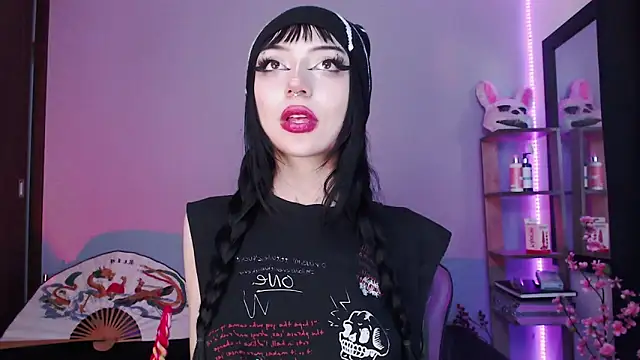 Snapshot of catipetite chatting on 1, 2, 2025 catipetite online show from 1, 2, 2025