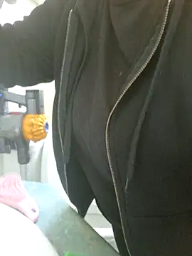 Snapshot of Off_the_Lesh chatting on 2, 10, 2025 Off the Lesh online show from 2, 10, 2025