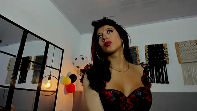 Snapshot of Sweet_camille chatting on 15, 7, 2026 Sweet camille online show from 15, 7, 2026