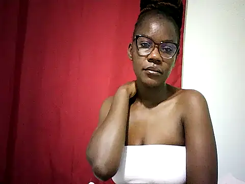 Snapshot of Pierra77 chatting on 8, 5, 2026 Pierra77 online show from 8, 5, 2026