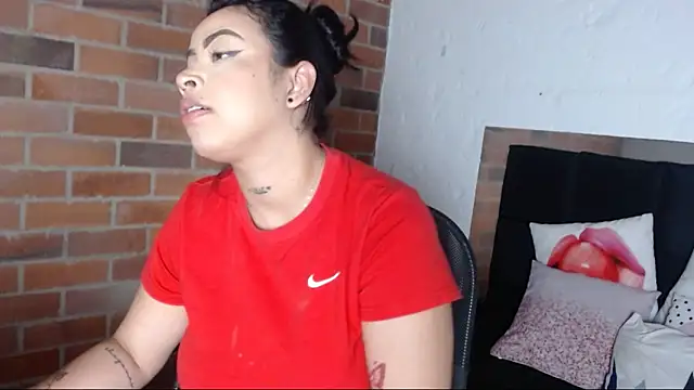 salome  hills1 online show from 30, 1, 2025