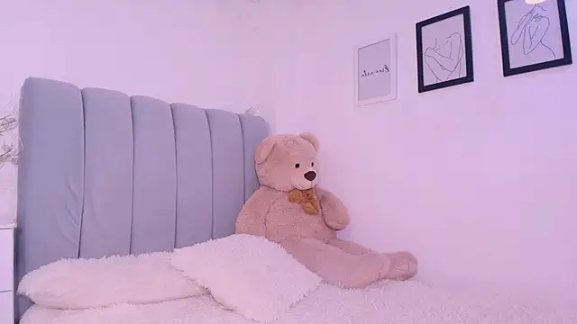Snapshot of DannaHyde chatting on 23, 6, 2026 DannaHyde online show from 23, 6, 2026