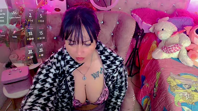 Snapshot of martina_bk chatting on 20, 11, 2025 martina bk online show from 20, 11, 2025