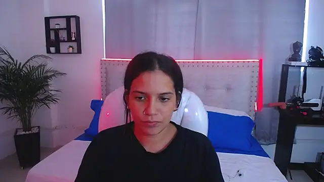 Chiqui milk  online show from 7, 3, 2025